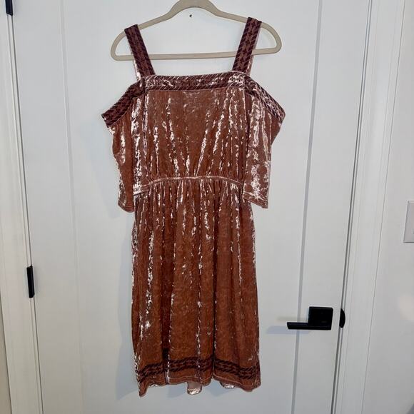 Lucky Brand Velvet Dress Medium Cold Shoulder Sleeves Side Pockets Soft - Picture 4 of 8